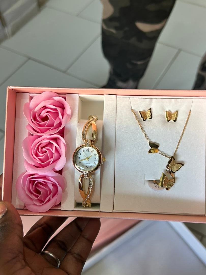 Coffret bijoux élégance : montre + bijoux + collier